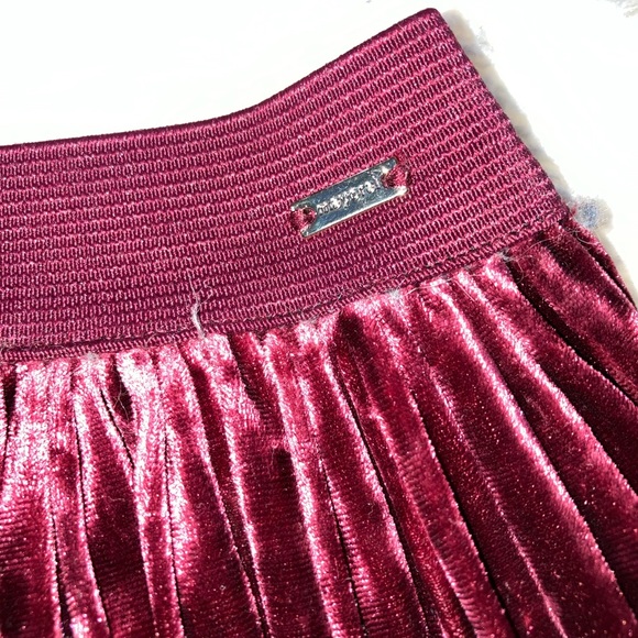 Mayoral | size 3 Velvet Pleated Skirt Burgundy - Picture 2 of 3